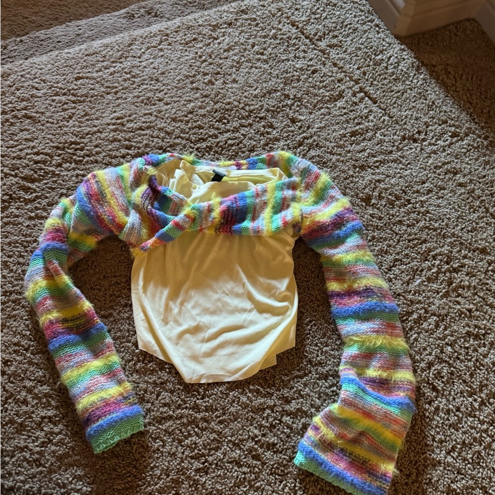 Set Colorful Striped Sweater Shrug (XXS) with matching long sleeve top (XS)